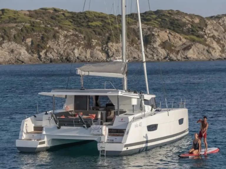 Fountaine Pajot Isla 40 między profesjonalistami a osobami prywatnymi w Key West