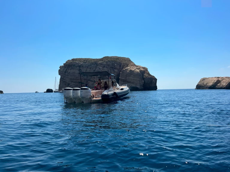 Wynajmij Nuova Nuova Jolly Prince 38 Sport Cabin w Valletta