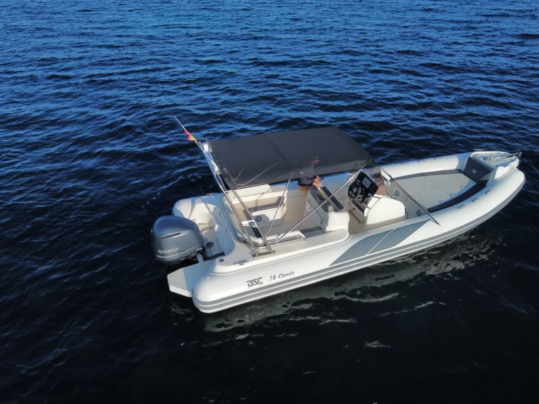 Łódż półsztywna do wynajmu w Santa Eularia des Riu w najlepszej cenie