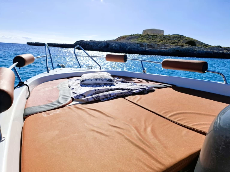 Wynajem Motorówka Polyester Yacht z patentem 