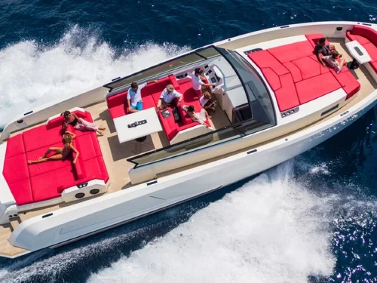 Wynajem Motorówka Vanquish 54 z patentem 