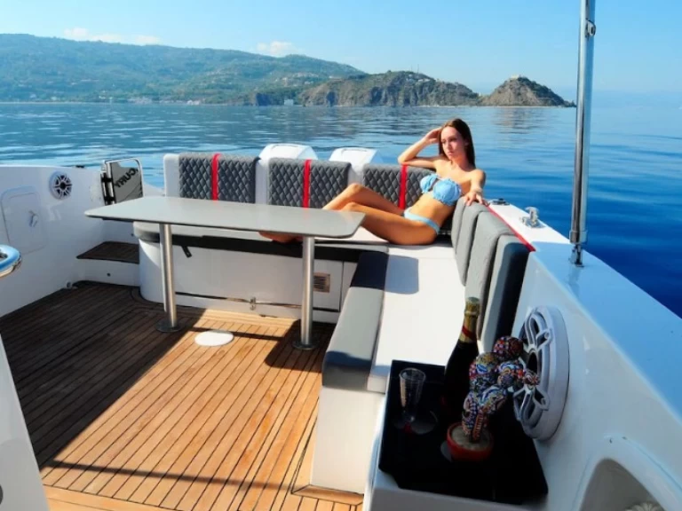 Wynajem łodzi Saver Saver 330 WA w Patti na SamBoat 