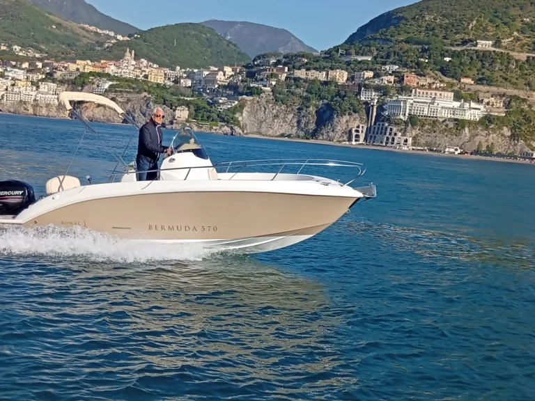 Wynajem Motorówka Romar z patentem 