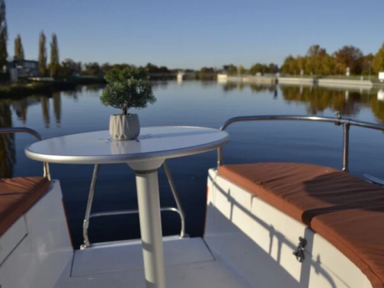 Wynajem łodzi České Vrbné tanio Voyager 860