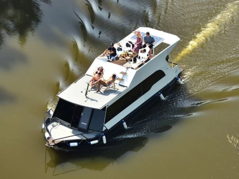 Wynajem Motorówka w České Vrbné - Traweller YB35