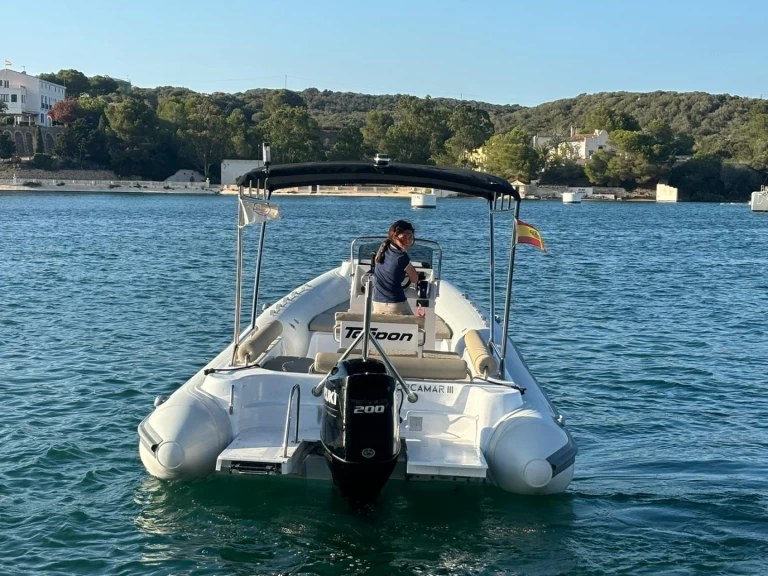 Łódż półsztywna do wynajmu w Mahon w najlepszej cenie