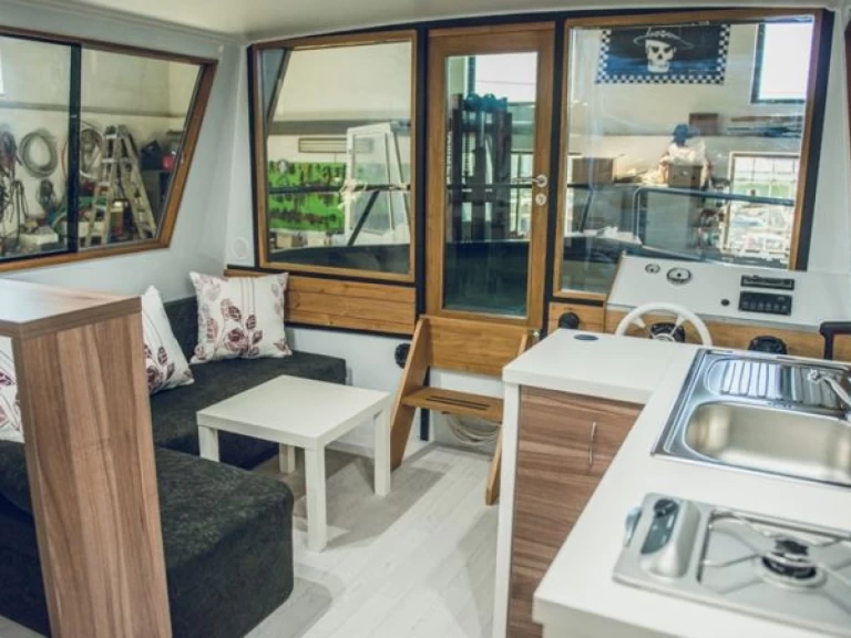 Wynajem łodzi České Vrbné tanio YB35