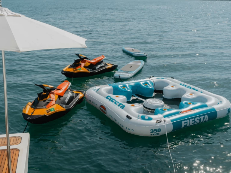 Wynajem w Miami- Ferretti Custom Line na SamBoat