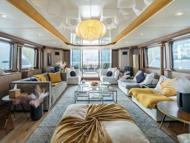 Luksusowy jacht do wynajmu w Imperia w najlepszej cenie