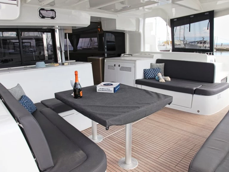 Wynajem łodzi Lagoon Lagoon 46 w Benítses na SamBoat 