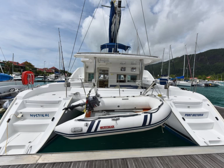 Lagoon Lagoon 440 między profesjonalistami a osobami prywatnymi w Ko Samui (Koh Samui)