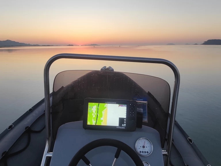 Łódż półsztywna do wynajmu w Paimpol w najlepszej cenie