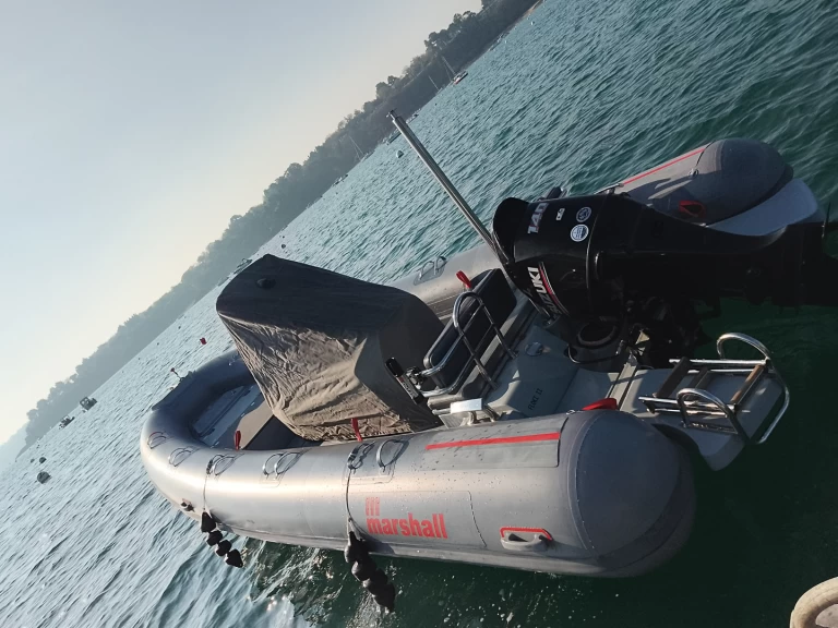 Łódż półsztywna do wynajmu w Dinard w najlepszej cenie