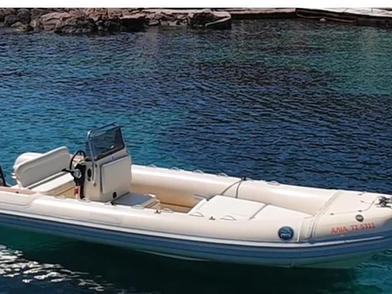 Oceanic Oceanicwing między profesjonalistami a osobami prywatnymi w Anávyssos