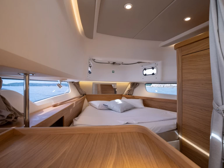 Motorówka do wynajmu w Split w najlepszej cenie