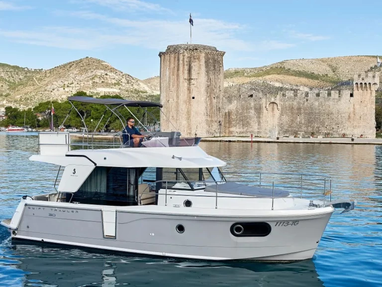 Wynajem Motorówka w Trogir - Bénéteau Swift Trawler 30