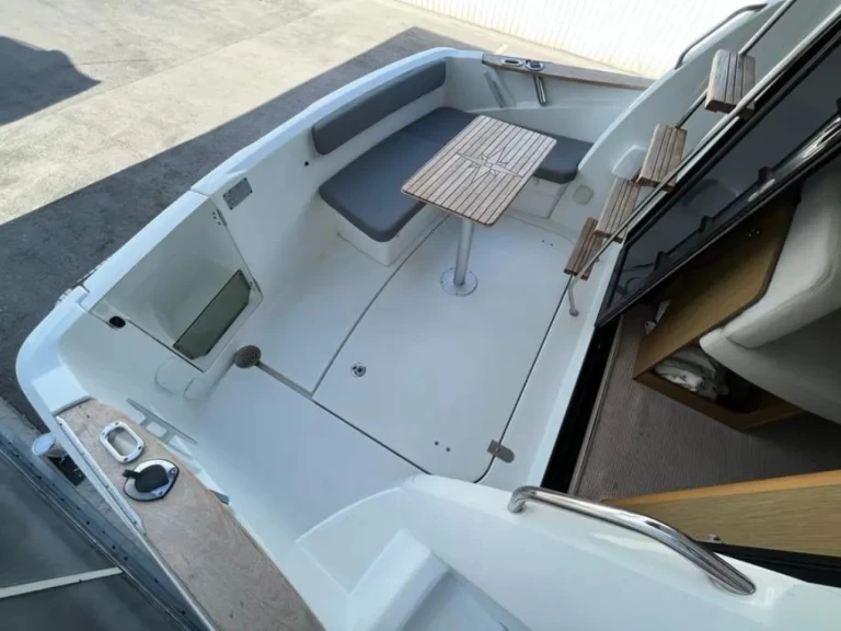 Bénéteau Antares 32 między profesjonalistami a osobami prywatnymi w Trogir