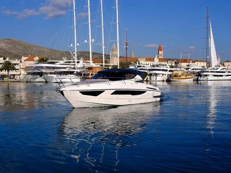 Wynajem łodzi Trogir tanio Focus Power 36