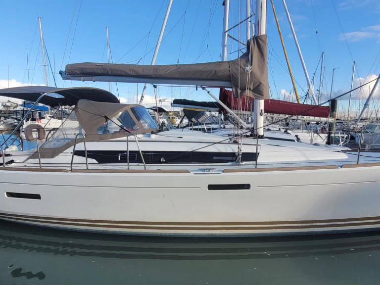 Jeanneau Sun Odyssey 379 Dl między profesjonalistami a osobami prywatnymi w La Rochelle