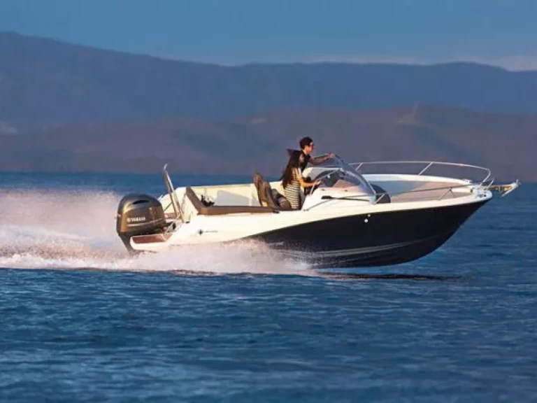 Wynajmij Motorówka z lub bez skippera Jeanneau w Bastia Port