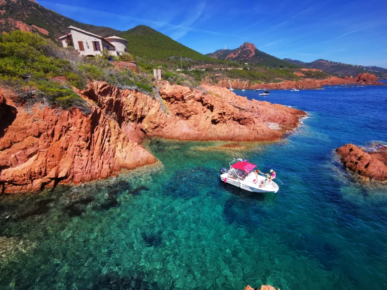 Wynajem łodzi Agay tanio Flyer 550 Open