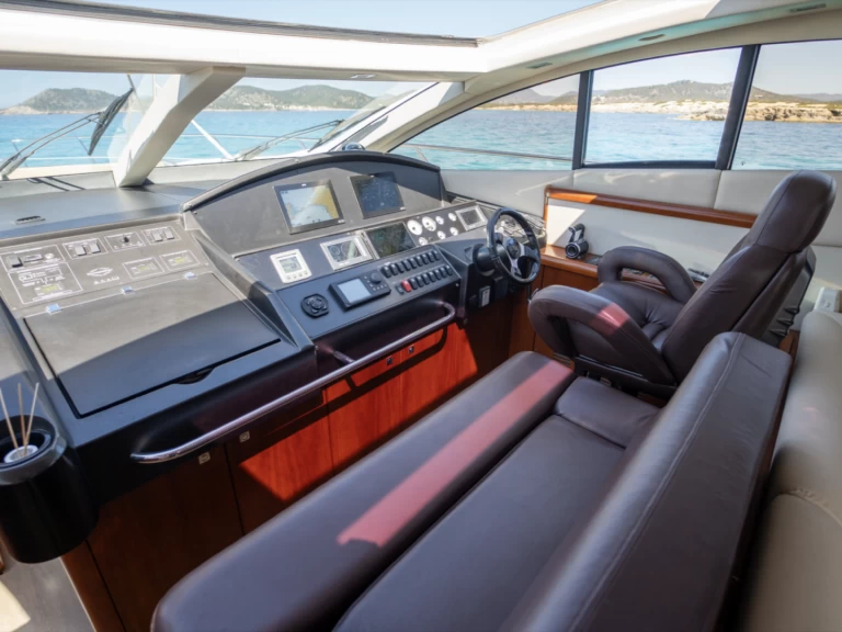 Wynajem Luksusowy jacht Sunseeker z patentem 