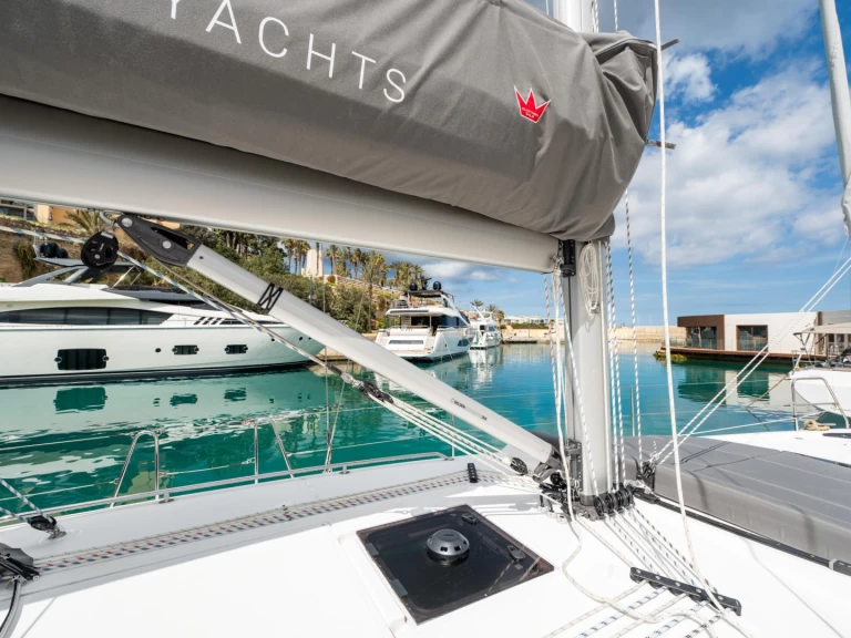 Wynajmij Bavaria Bavaria C42 w San Ġiljan