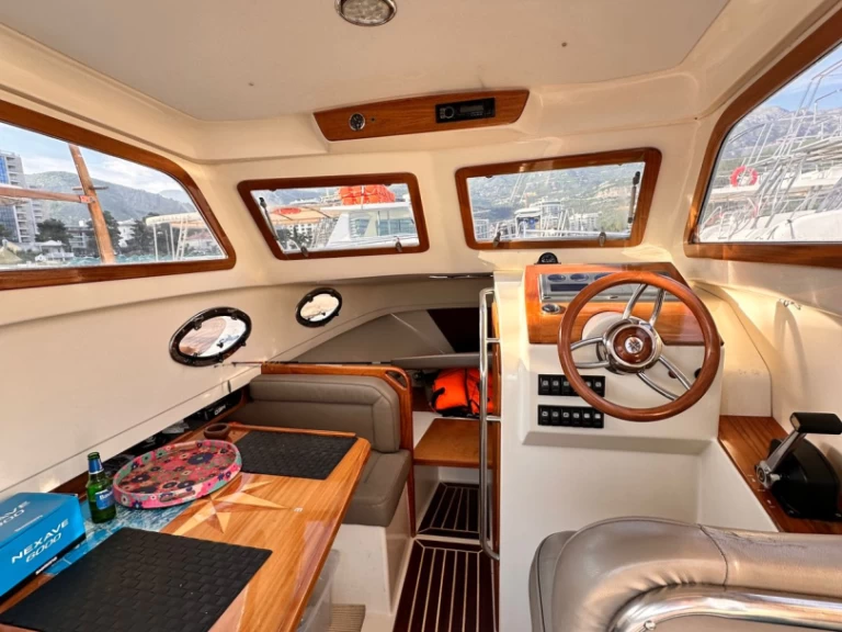 Wynajem łodzi Betina 700 w Budva na SamBoat 