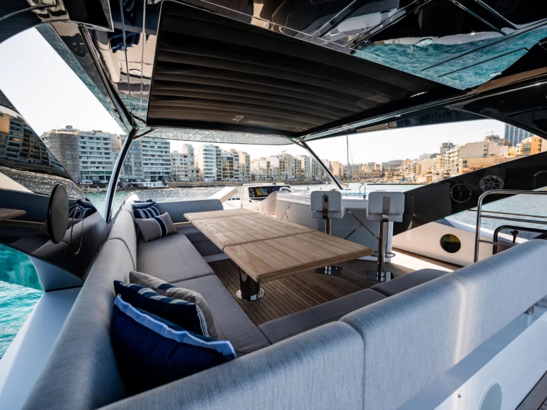 Wynajmij Luksusowy jacht z lub bez skippera Sunseeker w San Ġiljan