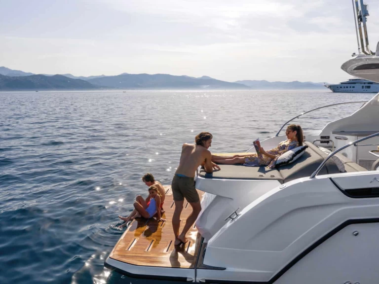 Wynajem Motorówka w Monako - Azimut Azimut 45