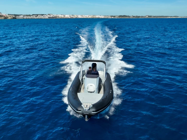 Wynajmij Italboats Stingher 28GT Lux w Altea