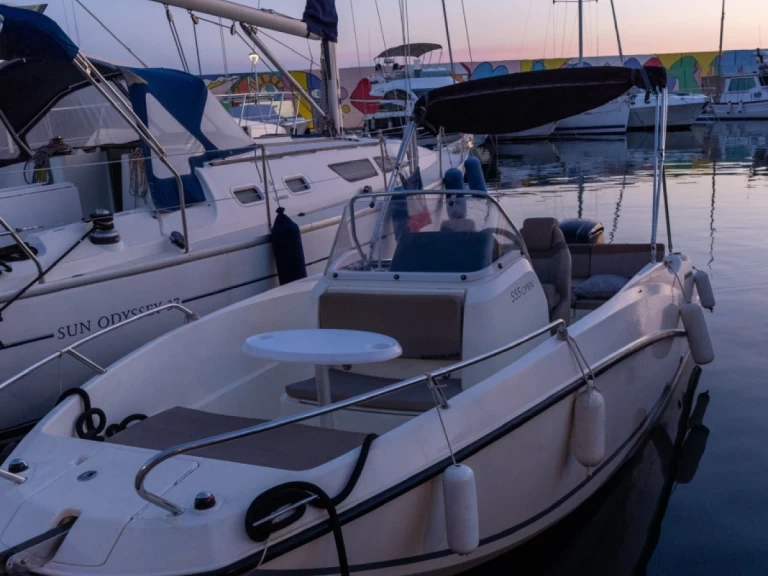 Wynajem łodzi Saint-Raphael tanio Activ 555 Open