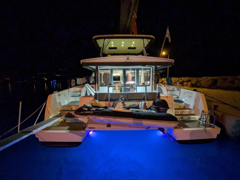 Wynajem łodzi Gustavia tanio Bali 4.8