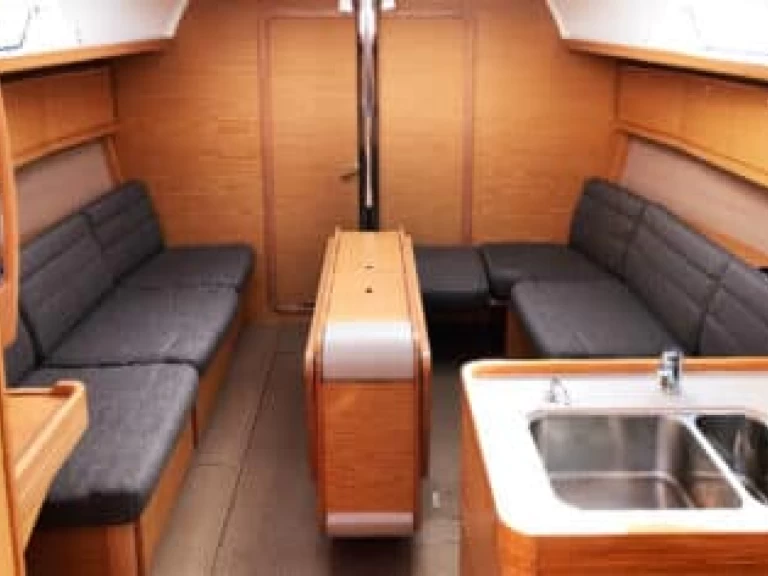 Wynajem Żaglowiec Dufour z patentem 