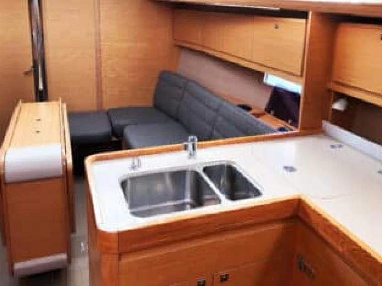 Żaglowiec do wynajmu w Toulon w najlepszej cenie