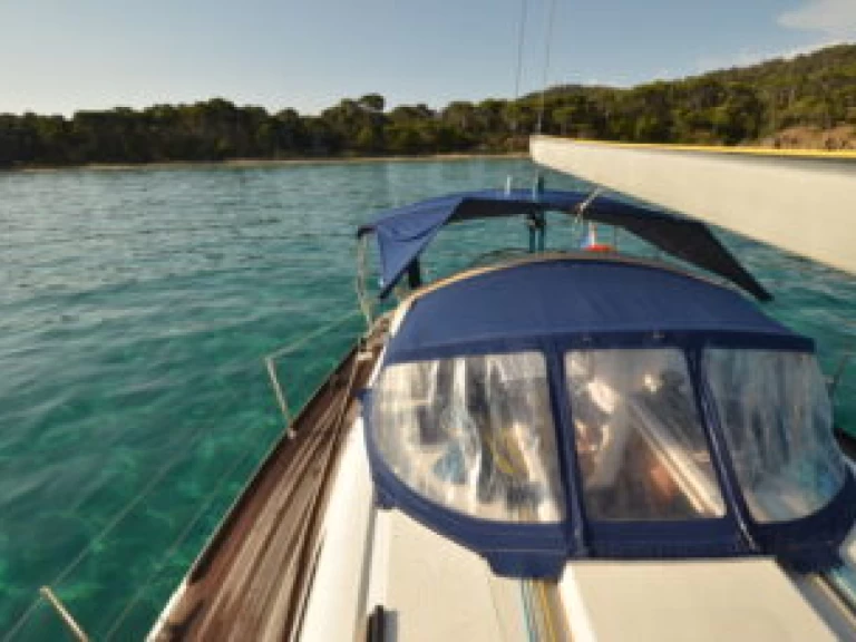 Wynajem Żaglowiec Dufour z patentem 