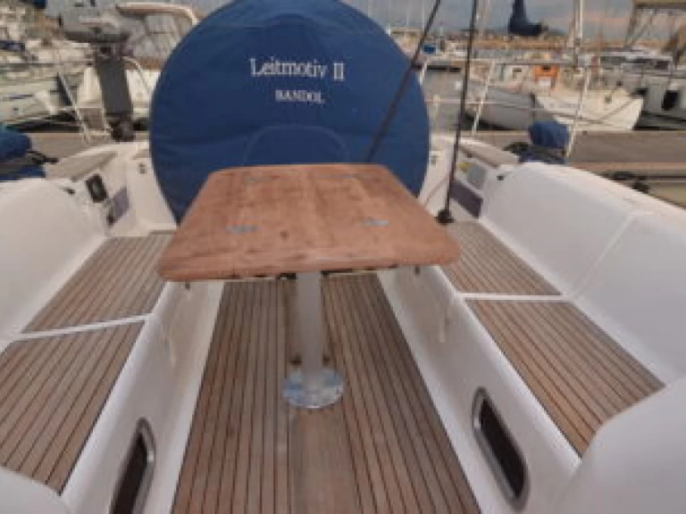 Dufour Dufour 44 między profesjonalistami a osobami prywatnymi w Toulon