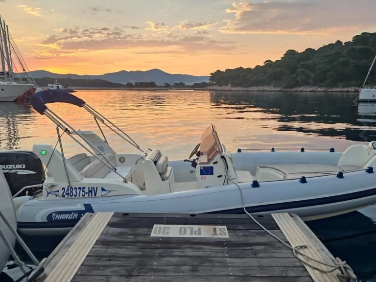 Wynajmij Łódż półsztywna z lub bez skippera Marlin Boat w Bol