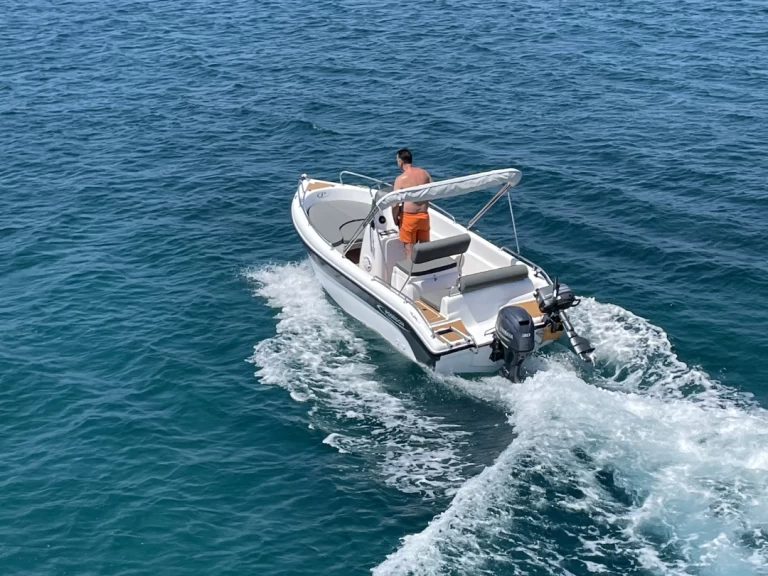 Wynajem łodzi Agía Kiriakí tanio BlueWater 170