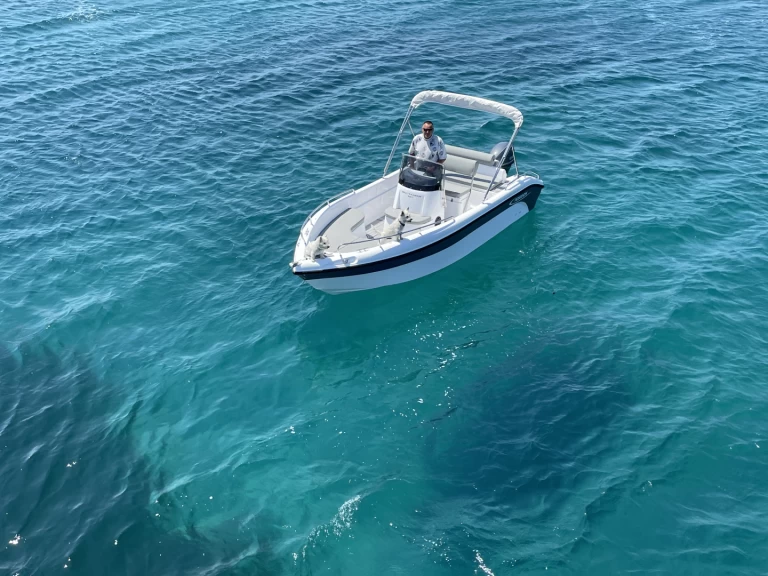 Wynajem łodzi Poseidon bluwater 185 w Agía Kiriakí na SamBoat 