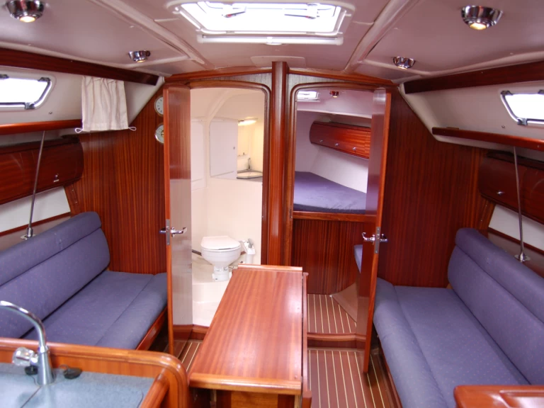 Wynajem Żaglowiec Bavaria z patentem 