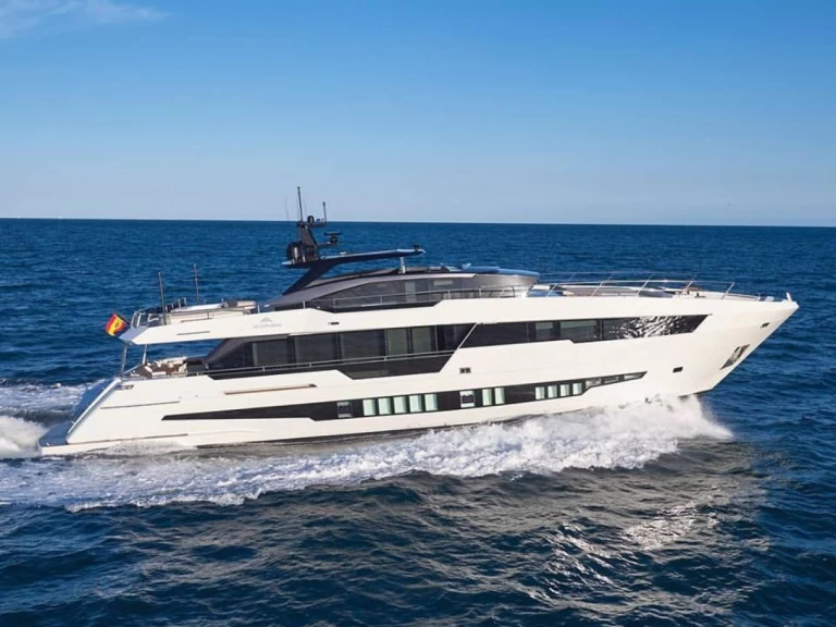 Wynajmij Astondoa 100 Century w Tivat