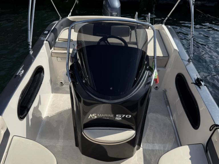 Motorówka do wynajmu w Como (City) w najlepszej cenie