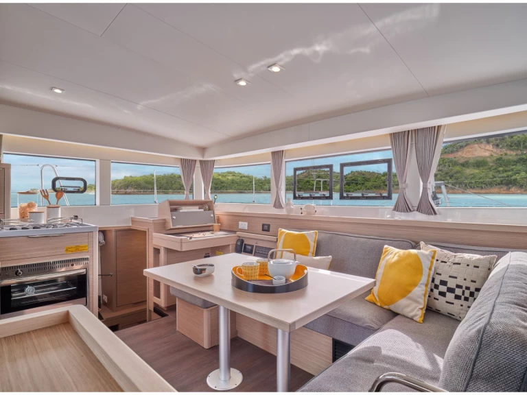 Wynajmij Katamaran z lub bez skippera Lagoon w Sant Antoni de Portmany