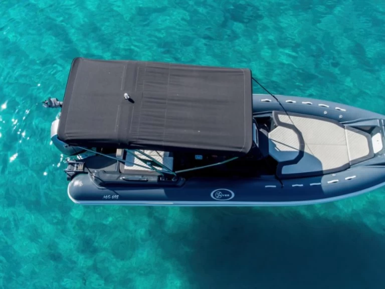 Łódż półsztywna do wynajmu w Nomós Thesprotías w najlepszej cenie