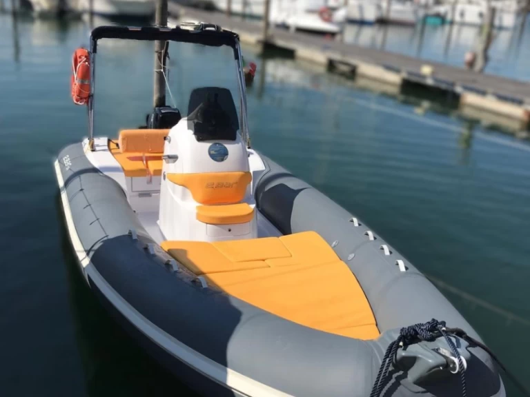 Wynajmij Łódż półsztywna z lub bez skippera 2 BAR w Palermo