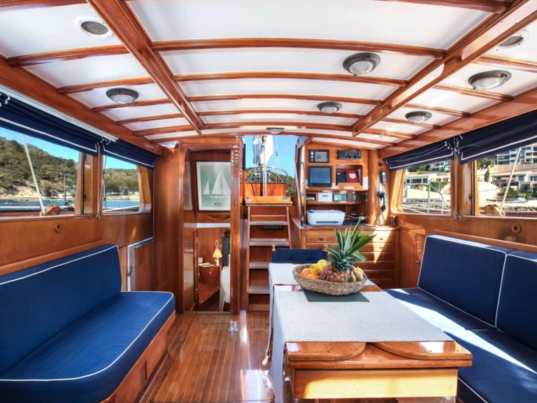 Abeking & Rasmussen GAEL I między profesjonalistami a osobami prywatnymi w Lazurowe Wybrzeże