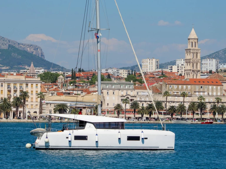 Wynajem łodzi Split tanio Lagoon 42