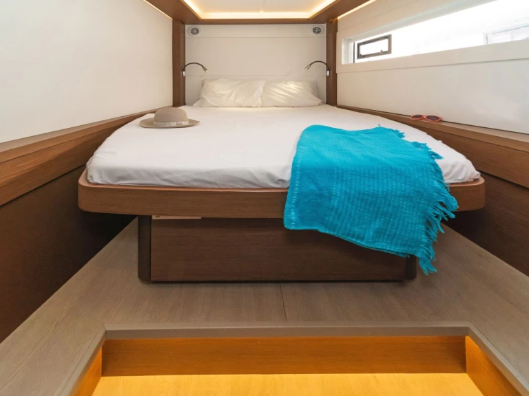 Lagoon Lagoon 46 między profesjonalistami a osobami prywatnymi w Deme of Volos