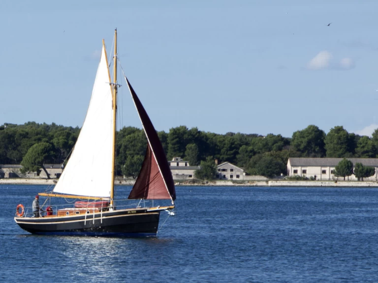 Wynajem Żaglowiec Unknown z patentem 